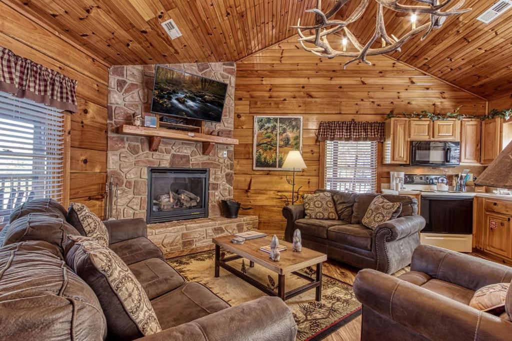 The Nut House, Hot Tub, Game Room, Wifi, 1089 Free Tickets Each Paid Day, Dollywood And More! 비둘기 포지 외부 사진