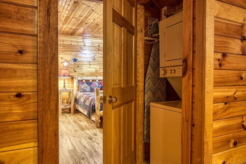 The Nut House, Hot Tub, Game Room, Wifi, 1089 Free Tickets Each Paid Day, Dollywood And More! 비둘기 포지 외부 사진